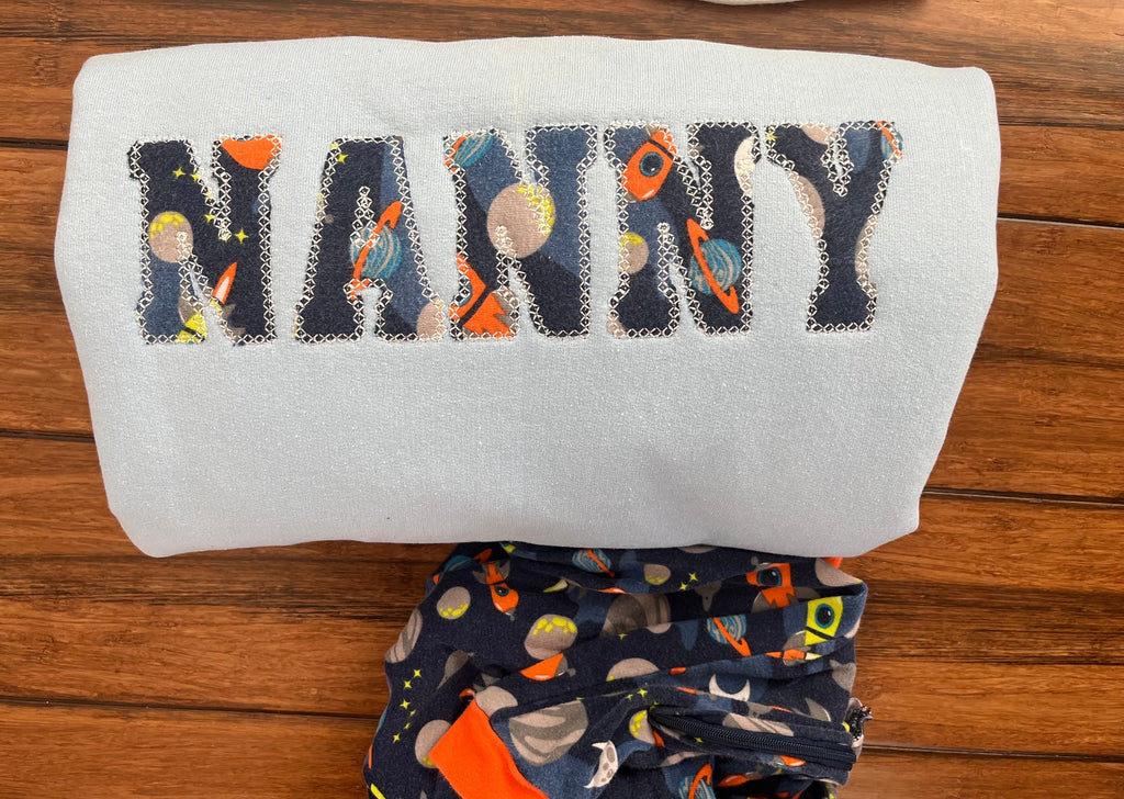 Mama sweater embroidered with baby clothing, personalized sweater, baby outfit, appliqué, keepsake, gift for mom, mama clothing, baby